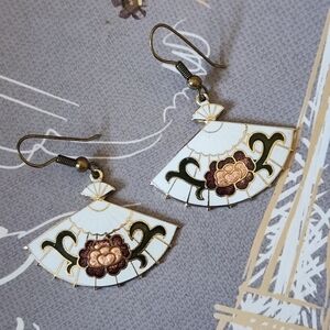 Vtg Enamel Cloisonne White & Gold Fan  Drop Earrings
